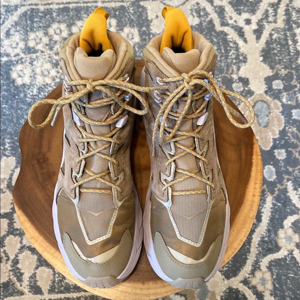 HOKA Men's Anacapa Mid GORE-TEX Hiking Tan and Gold Shoes Size 11B